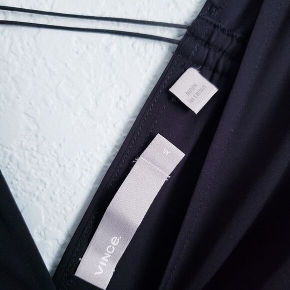 Vince‎ - Picture 5 of 7